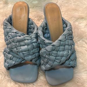 Just like the original Bottega Veneta high heels sandals. Is real Lambskin